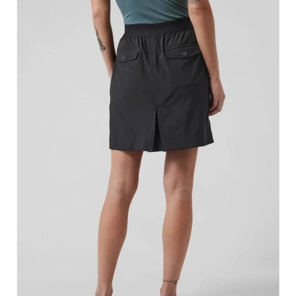 Athleta 8 black Vienna Cargo Skort skirt biker shorts pickleball tennis golf gym - Picture 3 of 5